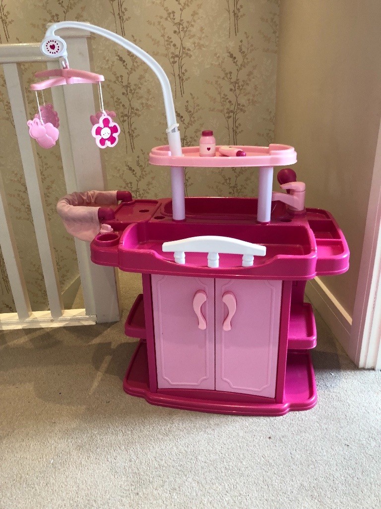 dolls changing unit
